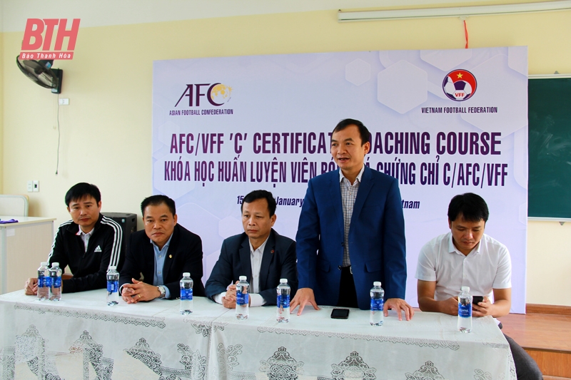 Khai giảng khóa đào tạo huấn luyện viên bóng đá chứng chỉ C/AFC/VFF năm 2024