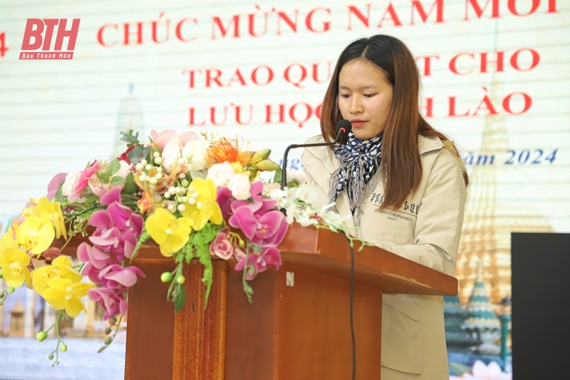 Tặng quà cho du học sinh Lào tại Thanh Hóa nhân dịp Tết nguyên đán Giáp Thìn 2024