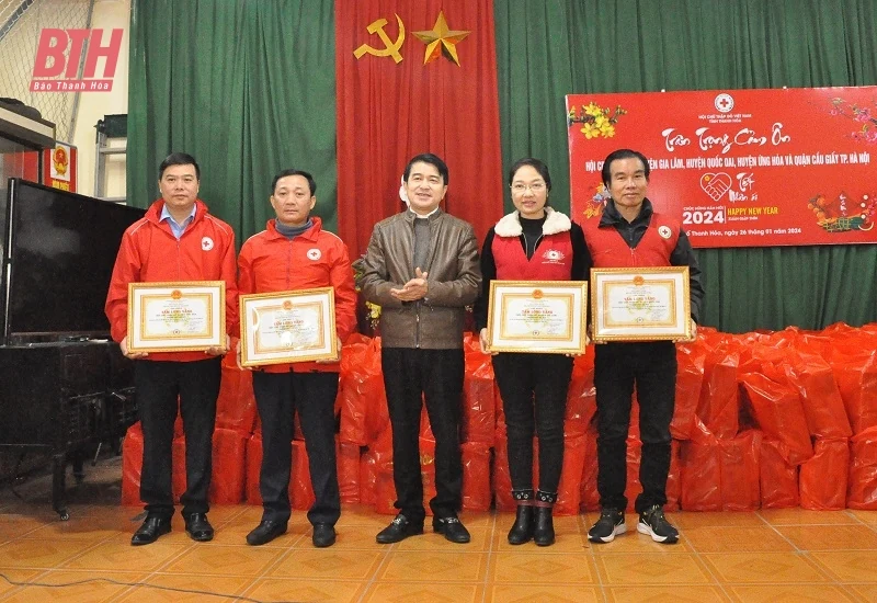 Ấm áp chương trình “Tết nhân ái - Xuân Giáp Thìn 2024”