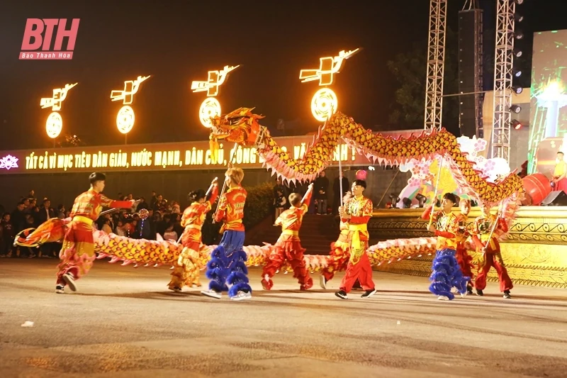 Chương trình nghệ thuật và màn pháo hoa chào đón Xuân Giáp Thìn 2024