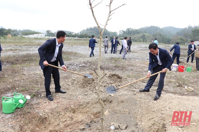 Thị xã Bỉm Sơn phát động Tết trồng cây đời đời nhớ ơn Bác Hồ xuân Giáp Thìn 2024