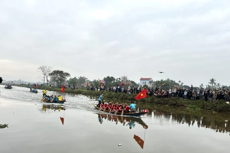 Tưng bừng lễ hội đua thuyền truyền thống trên sông Hói Đào