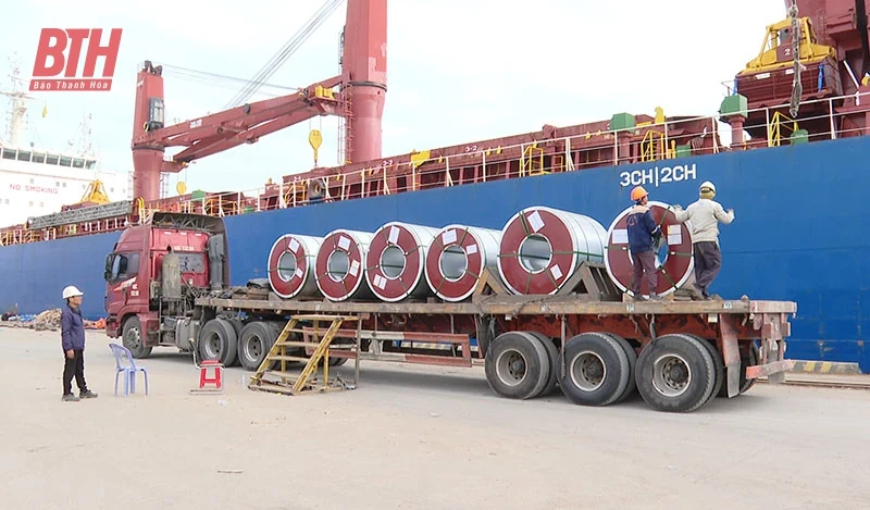 Cảng biển Nghi Sơn những ngày đầu xuân mới
