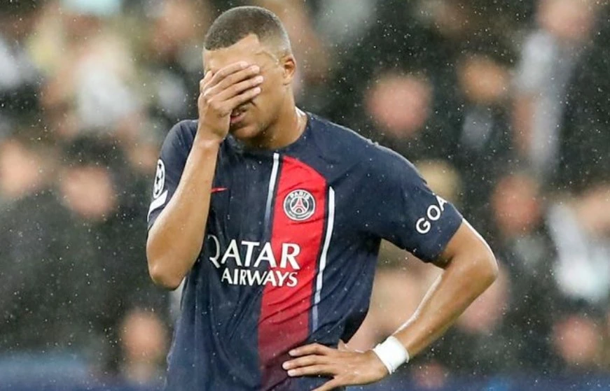 ĐT Việt Nam chính thức mất ngôi số 1 Đông Nam Á; Real Madrid từ chối đề nghị của Mbappe