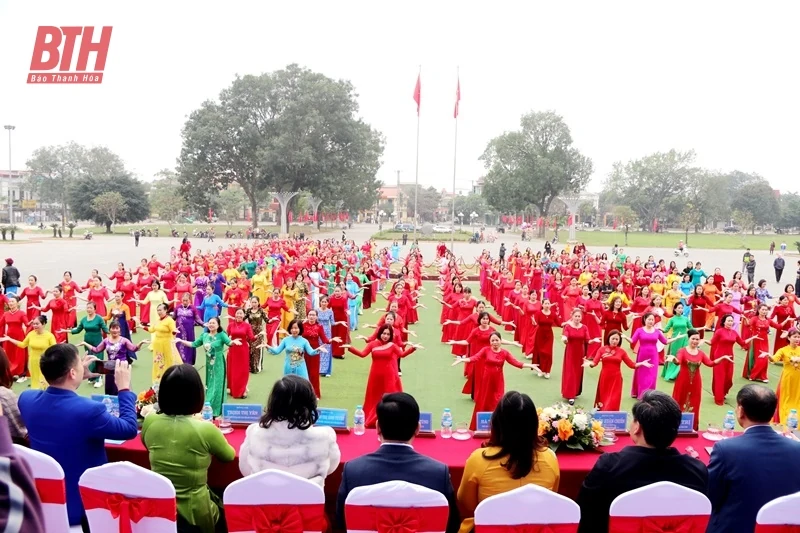 Hội viên phụ nữ thị xã Bỉm Sơn hào hứng tham gia hội thi dân vũ thể thao
