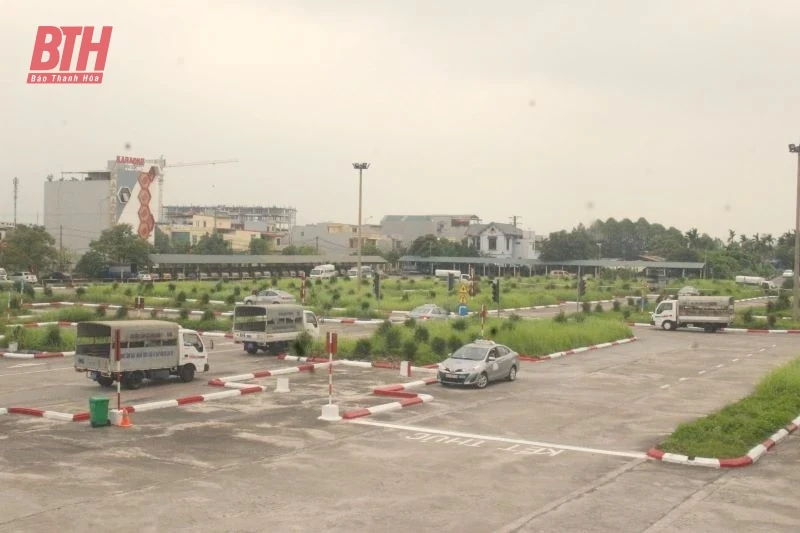 Những ý kiến xoay quanh việc Bộ Công an đề xuất thay đổi 3 hạng giấy phép lái xe