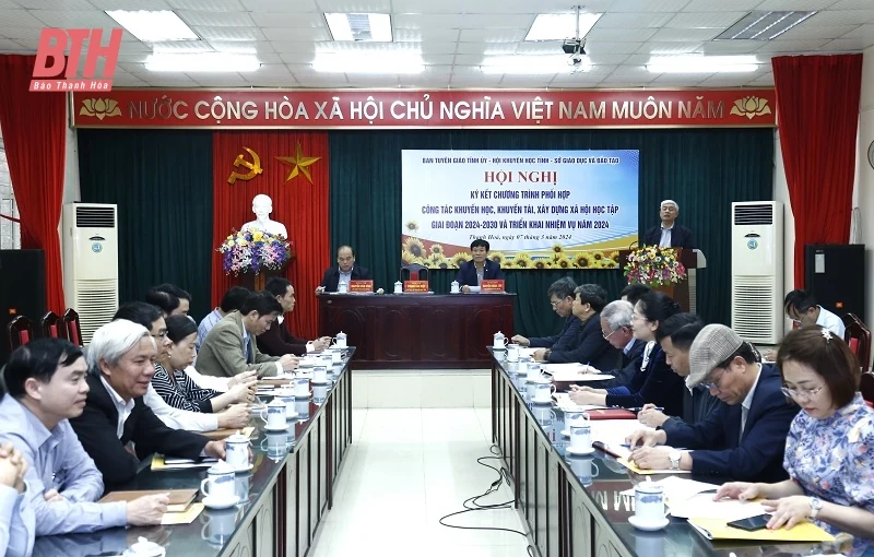 Phối hợp đẩy mạnh hoạt động khuyến học, khuyến tài, xây dựng xã hội học tập
