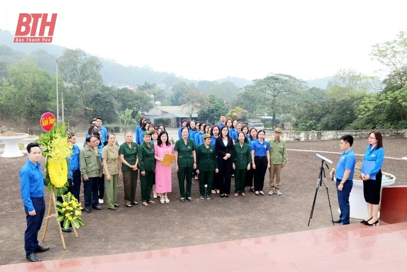 Tuổi trẻ các đơn vị dâng hương và phát động ra quân Tháng Thanh niên