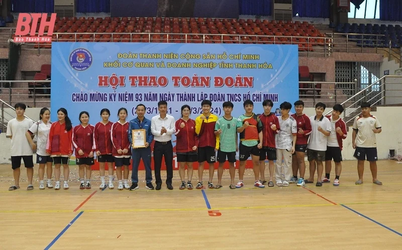 Sôi nổi hội thao chào mừng tháng thanh niên