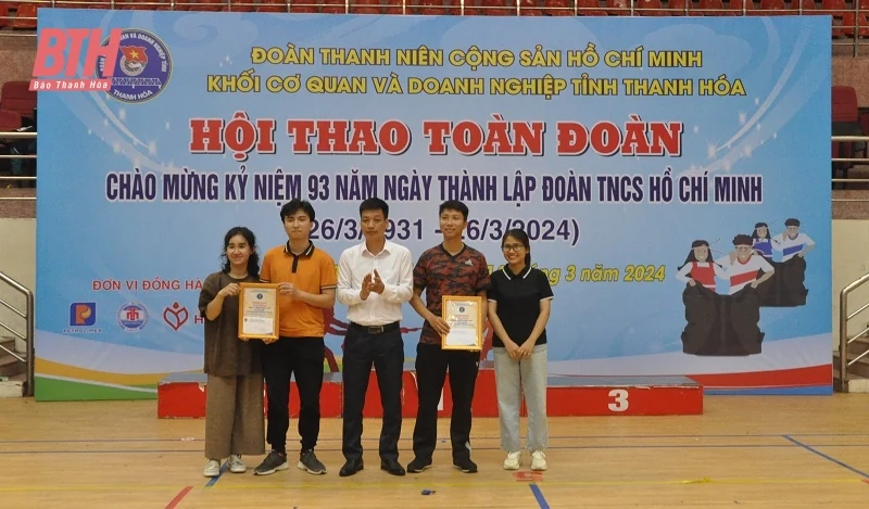 Sôi nổi hội thao chào mừng tháng thanh niên