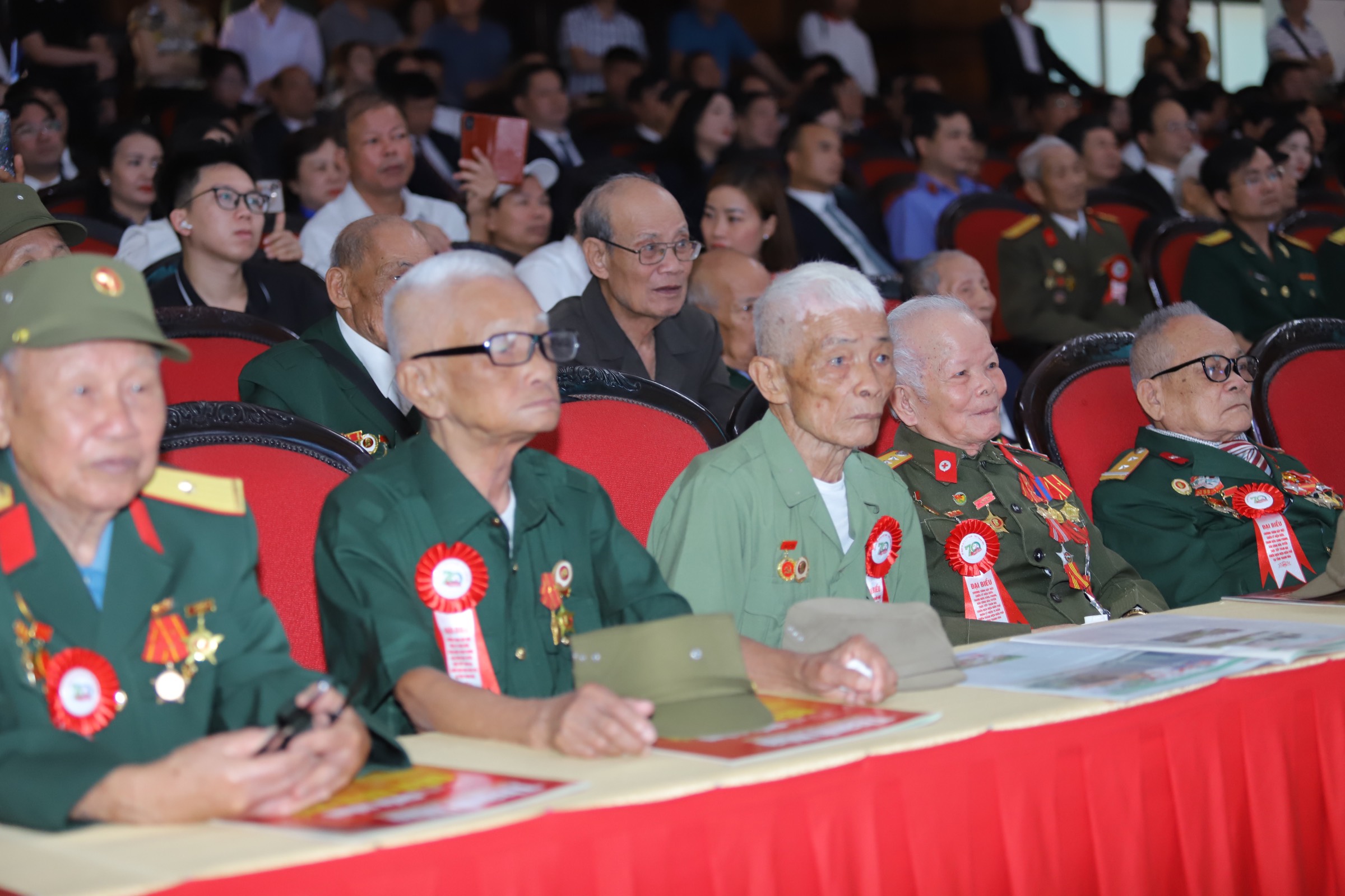 Tinh thần và khí thế hào hùng của Chiến thắng Điện Biên Phủ, vận hội mới của đất nước, đang thôi thúc chúng ta nỗ lực phấn đấu thực hiện thắng lợi mục tiêu xây dựng đất nước Việt Nam ngày càng cường thịnh, phồn vinh, hạnh phúc (*)