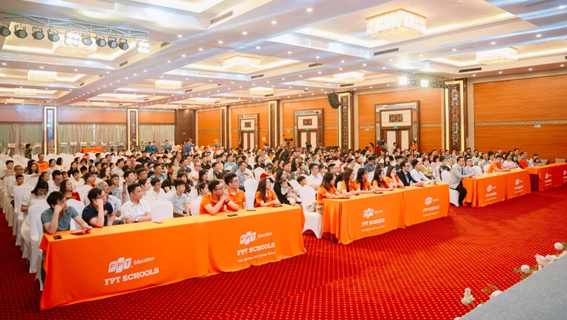 Hơn 500 phụ huynh, học sinh tham gia Hội thảo “Hiểu đúng - Quyết định đúng” của FPT School Thanh Hoá