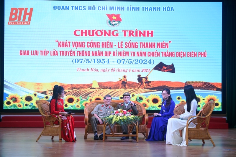 Giao lưu chương trình tiếp lửa truyền thống nhân kỷ niệm 70 năm Chiến thắng Điện Biên Phủ