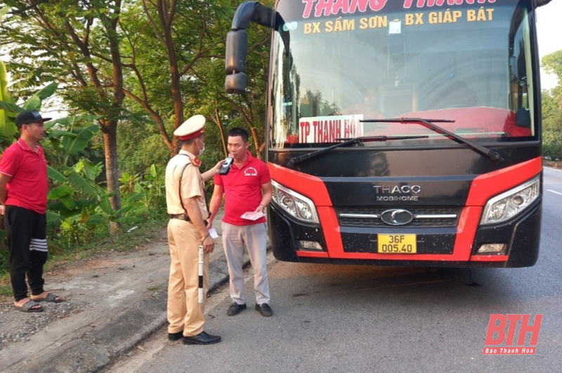 Tích cực tuần tra, phân luồng bảo đảm an toàn giao thông dịp nghỉ lễ