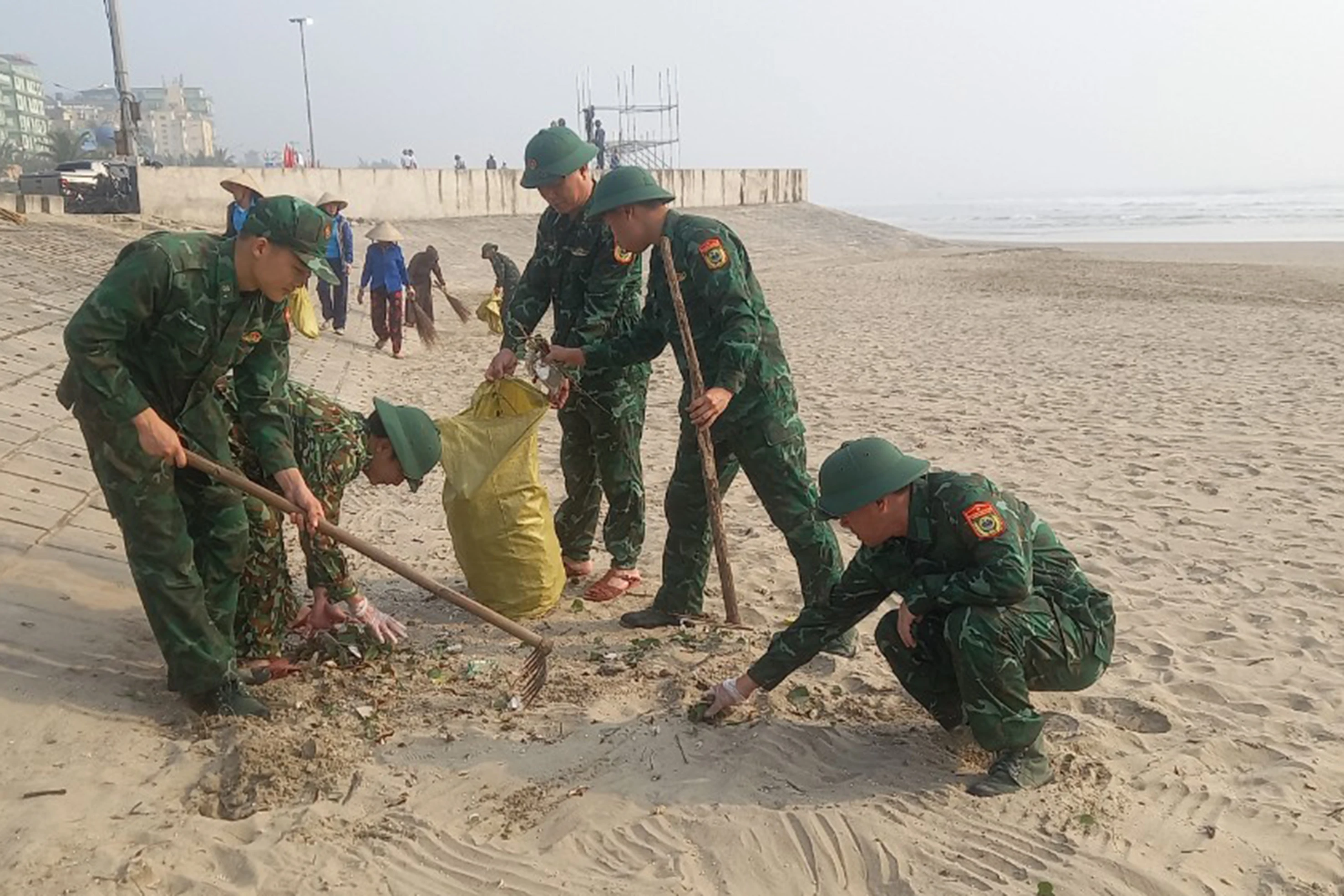 Nhiều hoạt động ý nghĩa, thiết thực kỷ niệm 49 năm ngày Giải phóng miền Nam (30/4) và 70 năm Chiến thắng Điện Biên Phủ