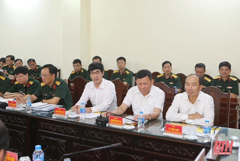 Bàn giao chức vụ Chỉ huy trưởng Bộ Chỉ huy Quân sự tỉnh Thanh Hóa
