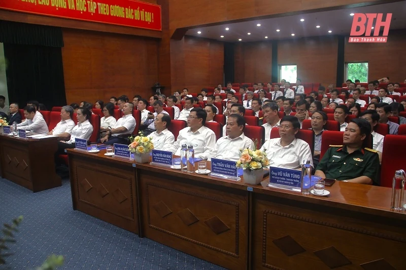 Công bố và trao Quyết định bổ nhiệm Giám đốc Công ty Điện lực Thanh Hóa