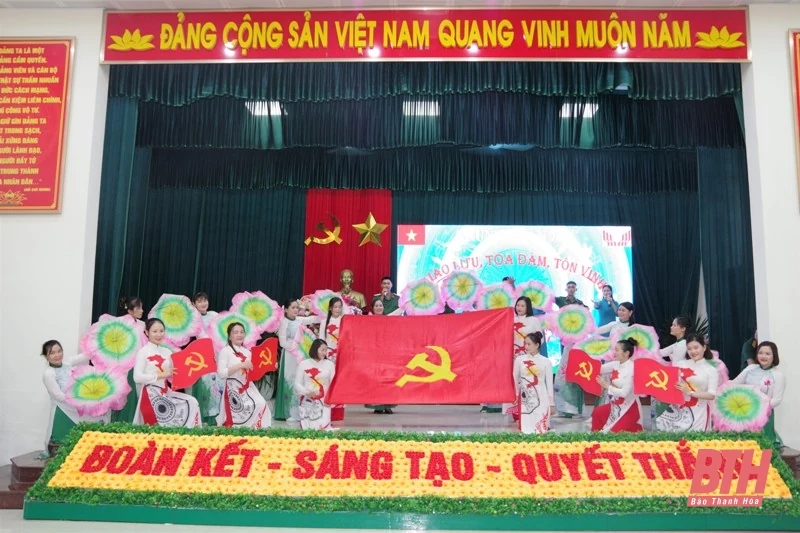 Giao lưu, tọa đàm, tôn vinh “Những bông hoa Quyết thắng”