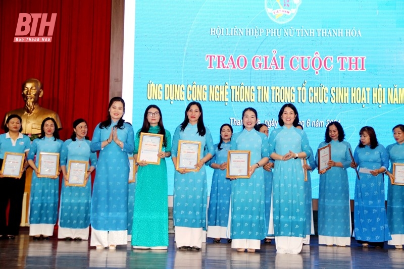 Trao giải cuộc thi ứng dụng CNTT trong tổ chức sinh hoạt Hội Phụ nữ