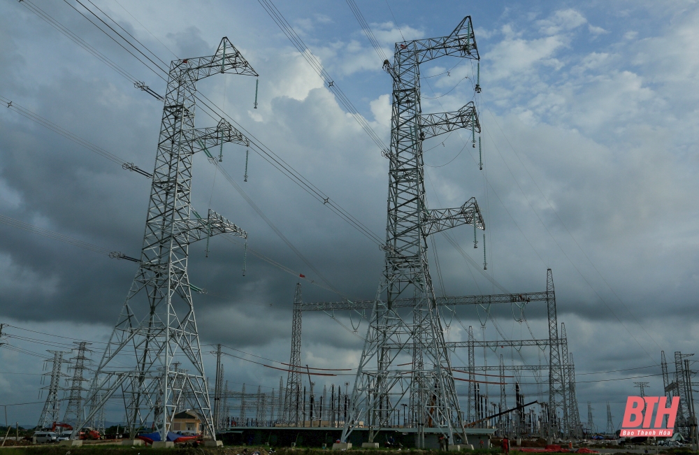 “Vượt nắng, thắng mưa” trên công trường thi công đường dây 500kV mạch 3