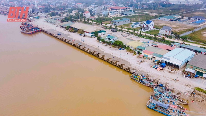 Phát huy truyền thống quê hương cách mạng, xây dựng Hòa Lộc phát triển bền vững, giàu mạnh