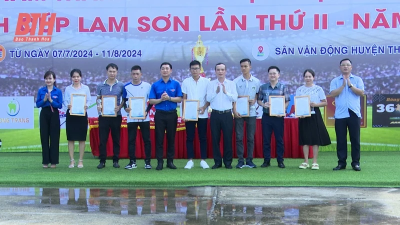 Khai mạc Giải bóng đá nam thanh niên huyện Thọ Xuân tranh cúp Lam Sơn