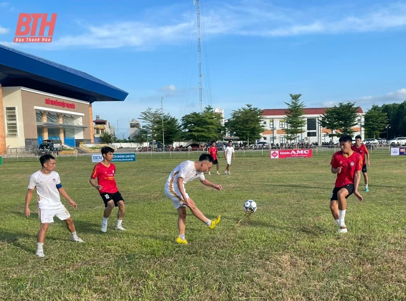 Khai mạc Giải bóng đá nam thanh niên huyện Thọ Xuân tranh cúp Lam Sơn