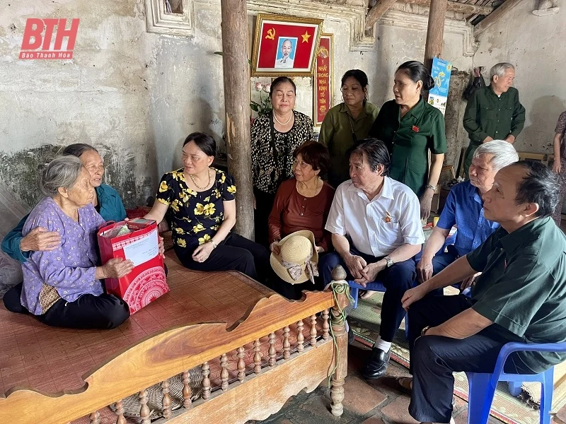 Trao quà cho các cựu TNXP có hoàn cảnh khó khăn trên địa bàn TP Thanh Hóa
