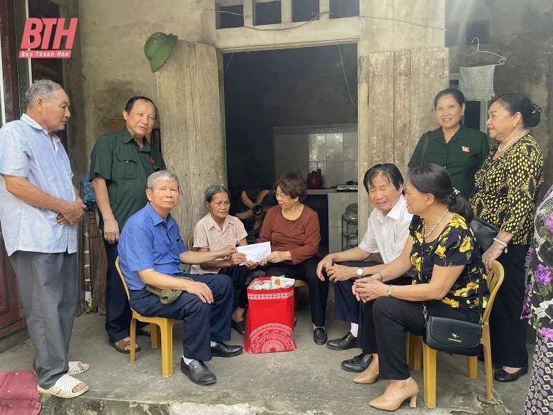 Trao quà cho các cựu TNXP có hoàn cảnh khó khăn trên địa bàn TP Thanh Hóa