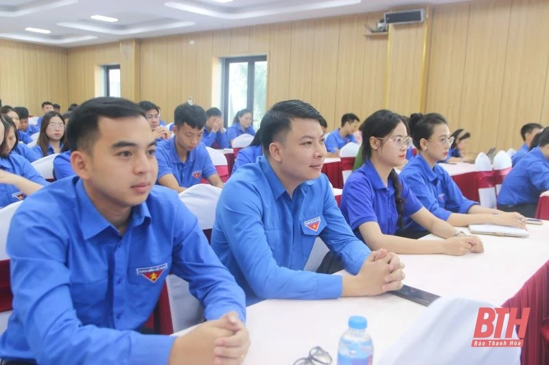 Trang bị kỹ năng đấu tranh phản bác các quan điểm sai trái, thù địch cho cán bộ, đoàn viên, thanh niên