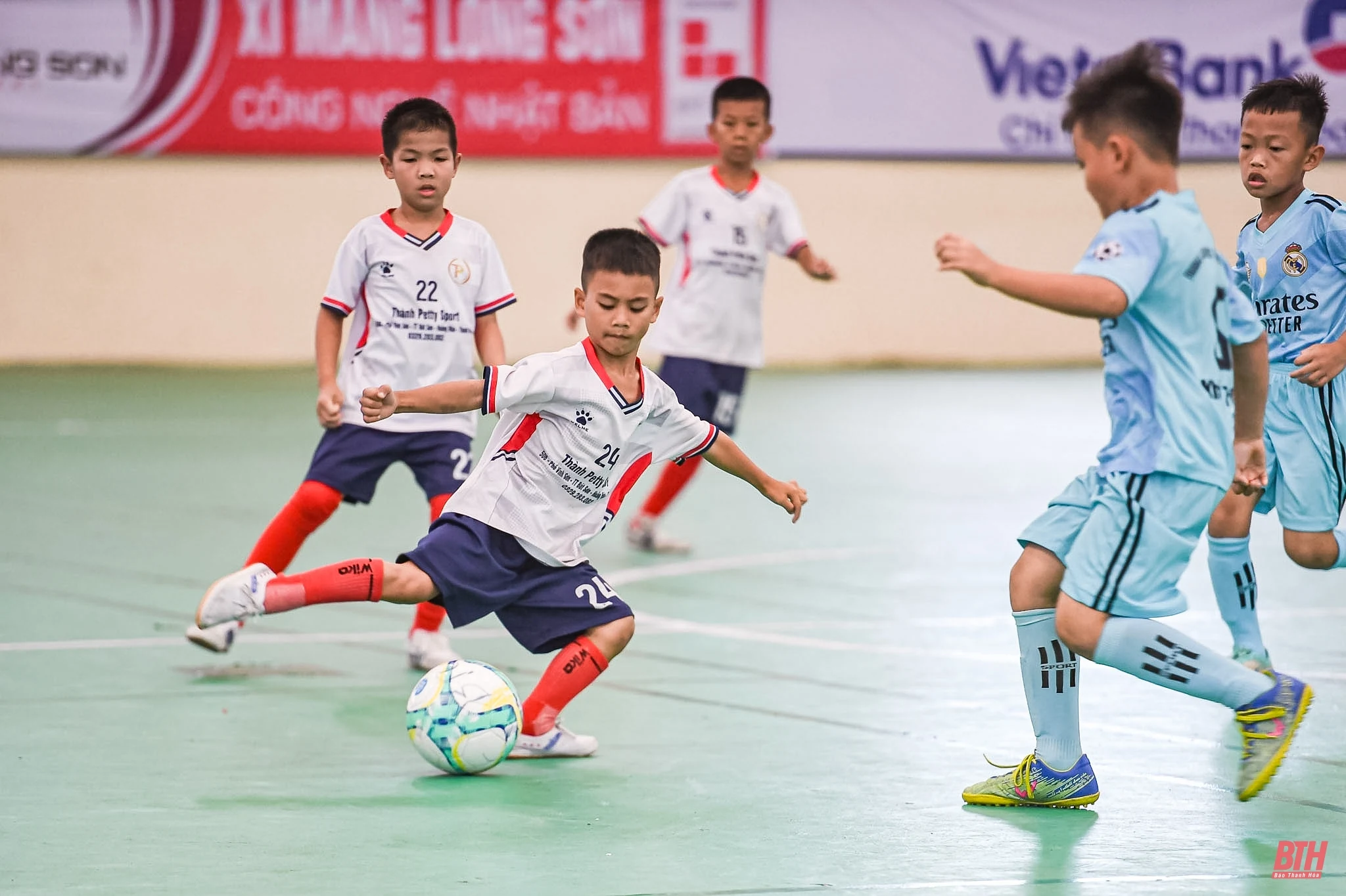 Xác định những đội bóng đầu tiên vượt qua vòng bảng: Ấn tượng màn lội ngược dòng của Thanh Thái Thiệu Hoá