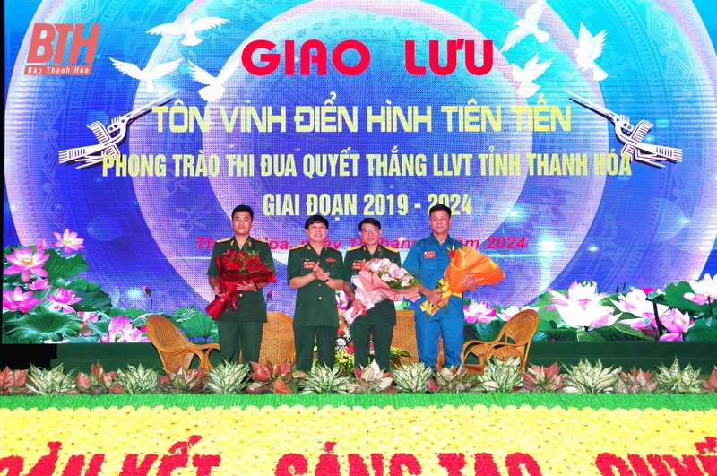 Tôn vinh điển hình tiên tiến phong trào thi đua quyết thắng Lực lượng vũ trang tỉnh Thanh Hóa