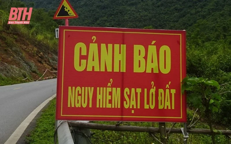 Cảnh báo nguy cơ sạt lở tại dốc Sáp Ong