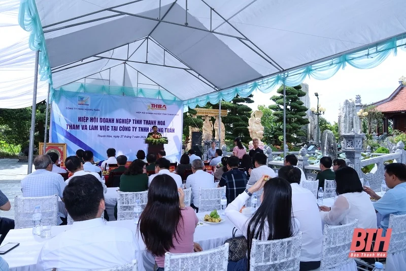 Dâng hương tưởng nhớ cá cược bóng đá m88 Anh hùng liệt sỹ và tri ân cá cược bóng đá m88 doanh nhân cựu chiến binh