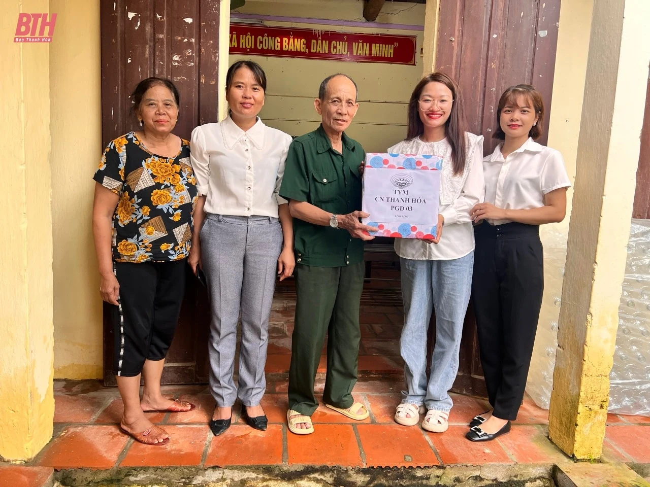 TYM Chi nhánh Thanh Hóa tặng quà tri ân Mẹ Việt Nam Anh hùng và các gia đình thương binh, liệt sỹ