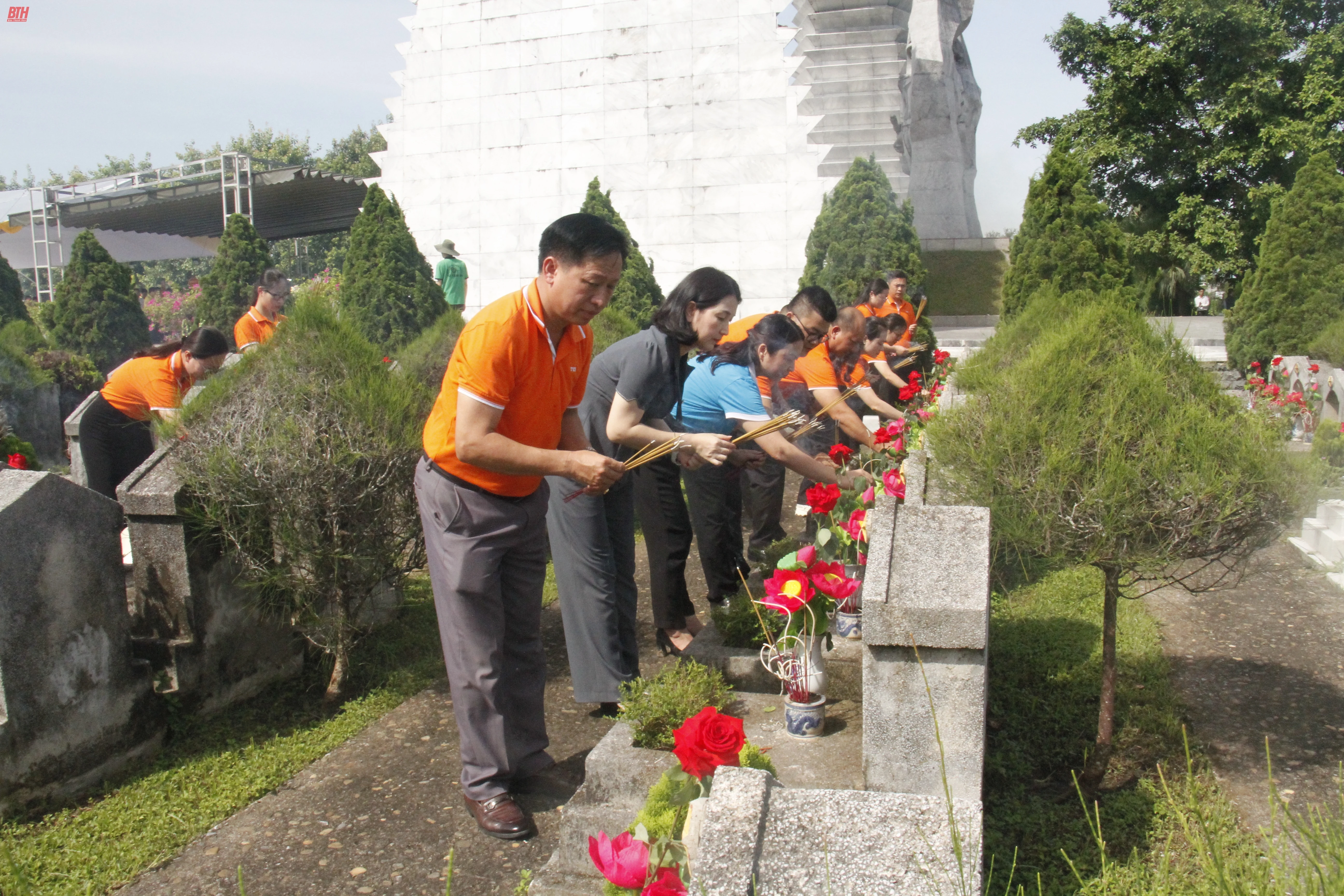 TYM Chi nhánh Thanh Hóa tặng quà tri ân Mẹ Việt Nam Anh hùng và các gia đình thương binh, liệt sỹ