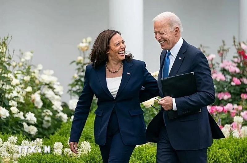 Ông Biden rút lui khỏi cuộc đua vào Nhà Trắng: Thay tướng sẽ đổi vận?