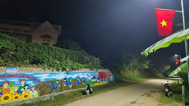 Hành trình hàng nghìn “chiến sĩ” mùa hè xanh mang ánh sáng đến vùng cao