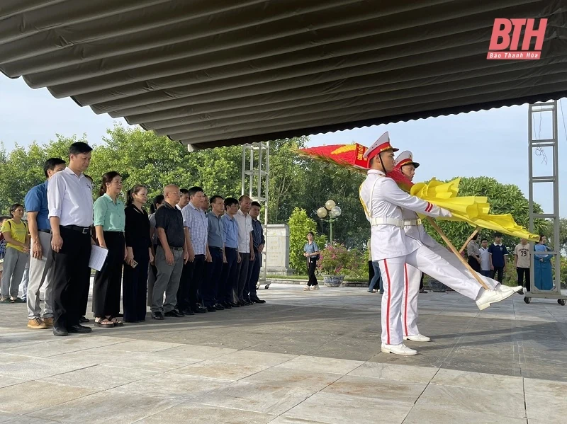 Lasuco dâng hương tưởng niệm Mẹ Việt Nam Anh hùng và các Anh hùng liệt sĩ