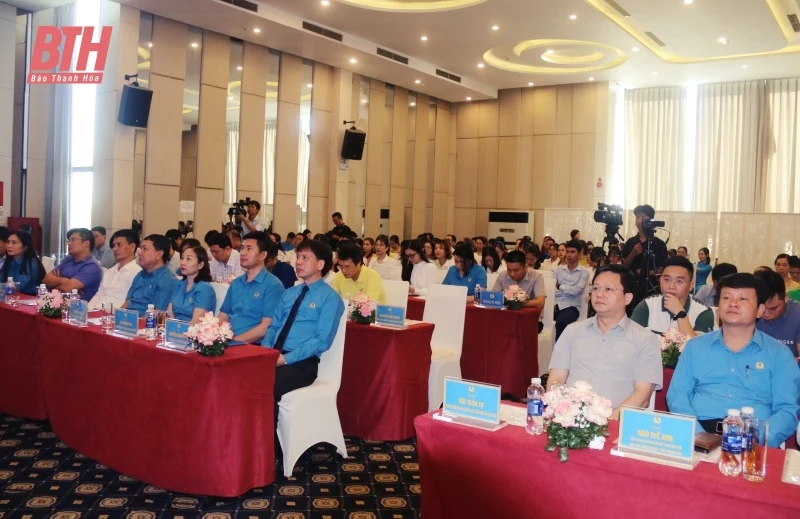 Công đoàn Công ty TNHH Sakurai Việt Nam kỷ niệm 15 năm thành lập và phát triển, đón nhận Cờ thi đua của UBND tỉnh