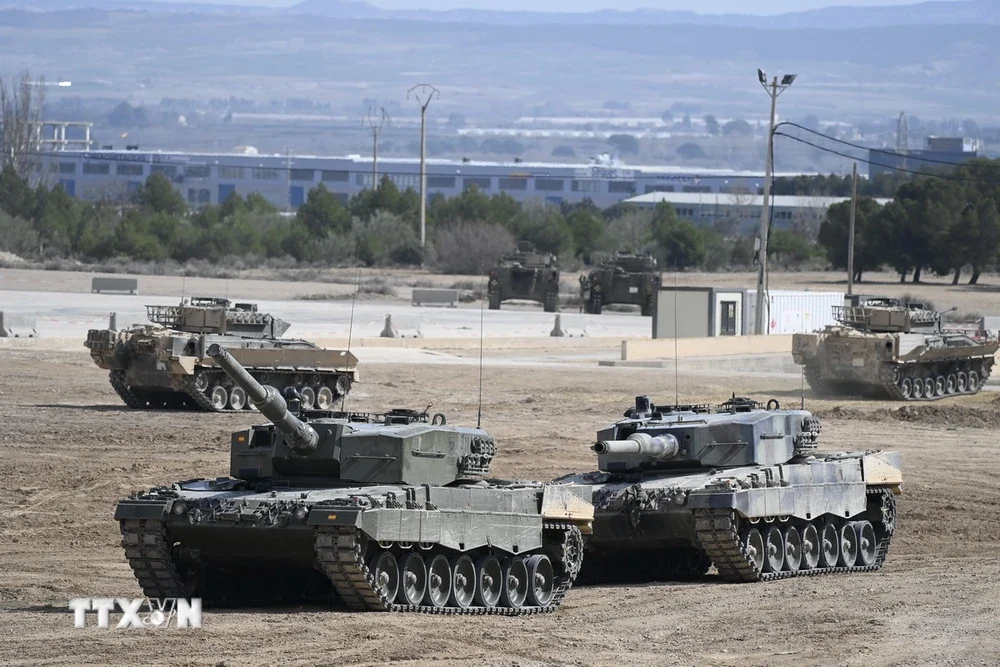 Cộng hòa Séc ký thỏa thuận tiếp nhận 15 xe tăng Leopard 2A4 từ Đức