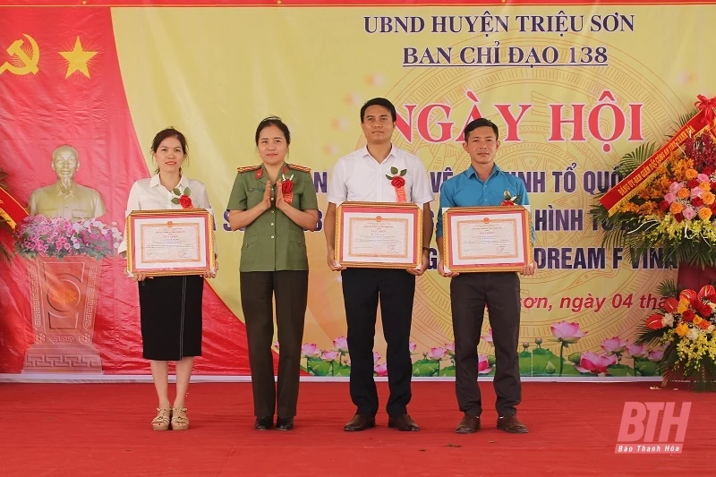 Trưởng Ban Tổ chức Tỉnh ủy Nguyễn Văn Hùng dự “Ngày hội toàn dân bảo vệ an ninh Tổ quốc năm 2024” tại Triệu Sơn