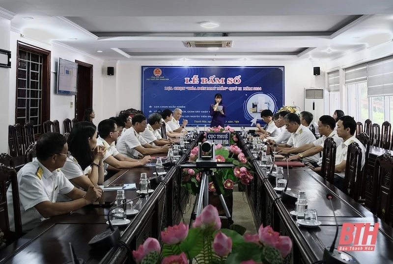 Bấm số lựa chọn hóa đơn chương trình “Hóa đơn may mắn” quý II/2024