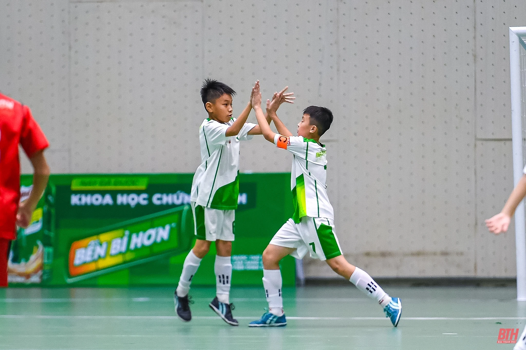 U11 Việt Hùng Thanh Hoá xuất sắc giành vé vào tứ kết giải Bóng đá Nhi đồng toàn quốc 2024