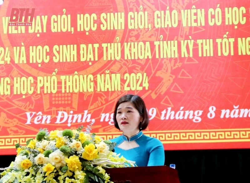 Yên Định: Tuyên dương, khen thưởng 208 giáo viên và học sinh có thành tích cao trong các kỳ thi năm 2024 