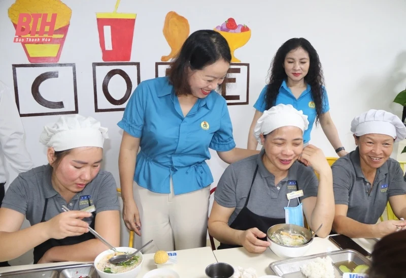 “Bữa cơm Công đoàn” cho hơn 600 công nhân lao động Công ty TNHH FLC SamSon Golf & Resort