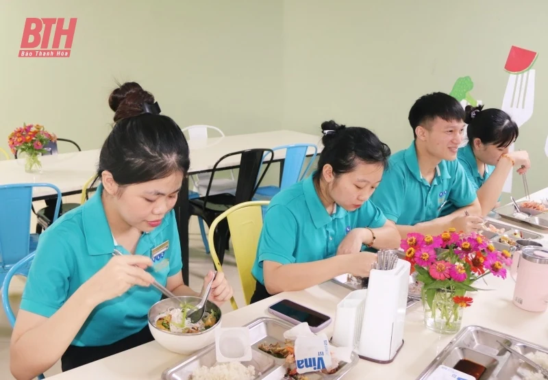 “Bữa cơm Công đoàn” cho hơn 600 công nhân lao động Công ty TNHH FLC SamSon Golf & Resort