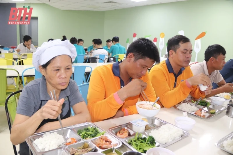“Bữa cơm Công đoàn” cho hơn 600 công nhân lao động Công ty TNHH FLC SamSon Golf & Resort