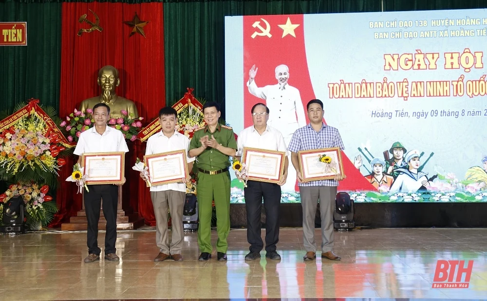 Chủ tịch UBND tỉnh Đỗ Minh Tuấn dự “Ngày hội toàn dân bảo vệ an ninh Tổ quốc năm 2024 tại xã Hoằng Tiến