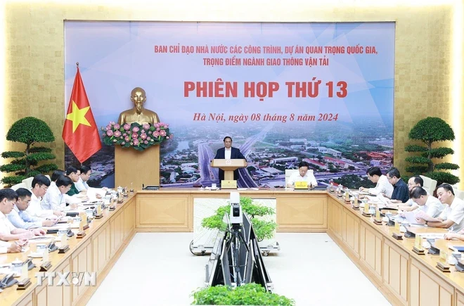 Thủ tướng: Thúc đẩy các dự án hạ tầng, chào mừng các ngày lễ lớn của đất nước